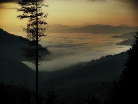 Blick vom Schanzsattel hinunter ins Stanzer und Mürztal